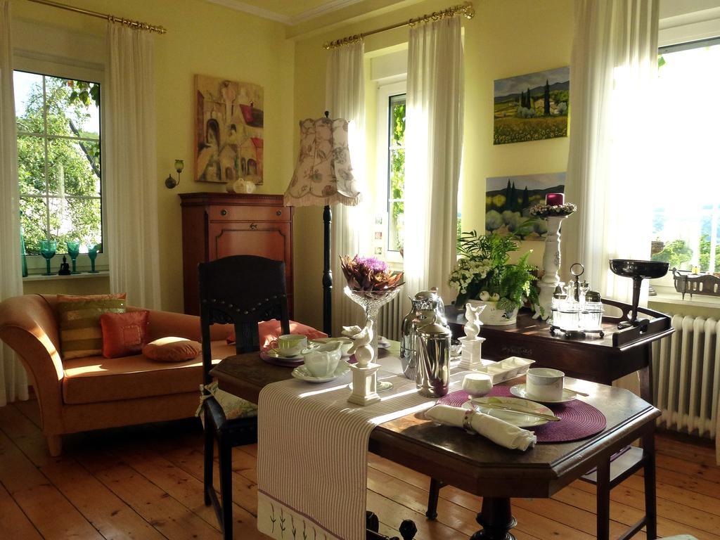 Romantikzimmer Im Antiquariat Sonnschied Стая снимка